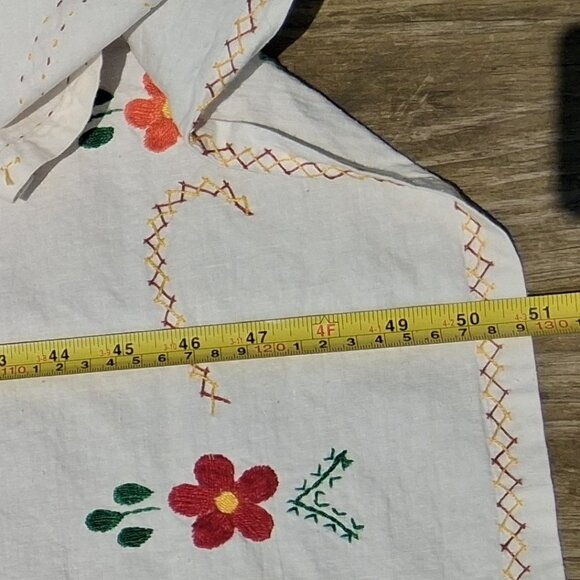 Rectangular Tablecloth White with Embroidered flowers 51"x48" Cottage Grandma - Picture 11 of 14